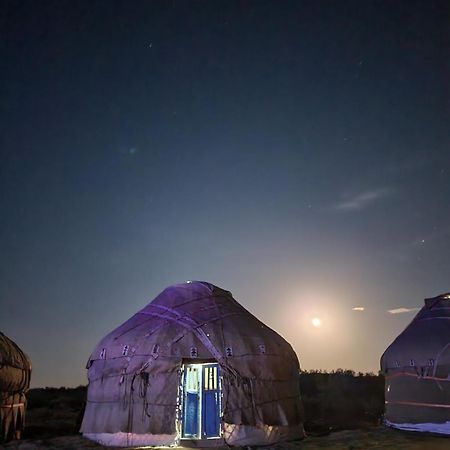 מלון Nurota Authentic Uzbek Yurt Camp Eco-Friendly מראה חיצוני תמונה